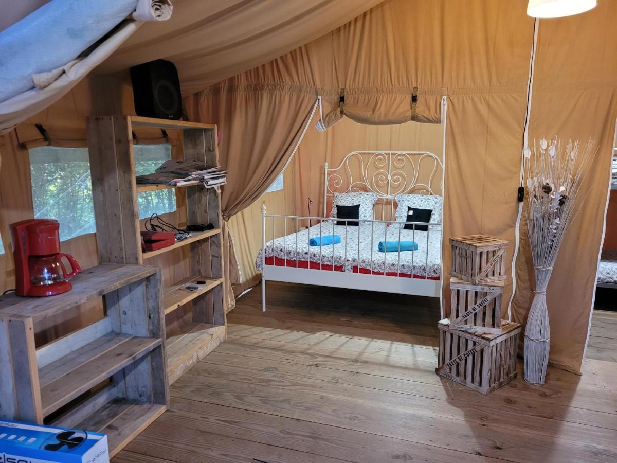 Tente Lodge Safari Saint-Martin-des-Besaces Ngoại thất bức ảnh